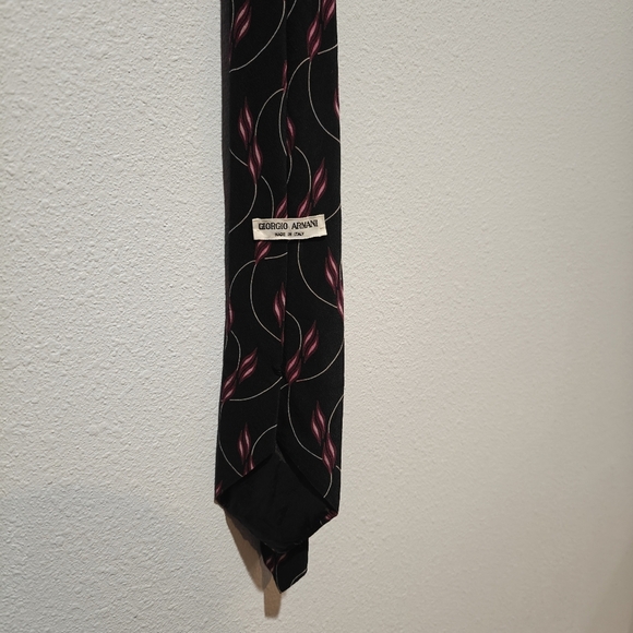 Giorgi Armani Vintage Floral Flame Tie 100% Pure Silk Purple Black - Picture 4 of 5